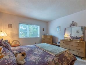 304-2360 James White Blvd, Sidney