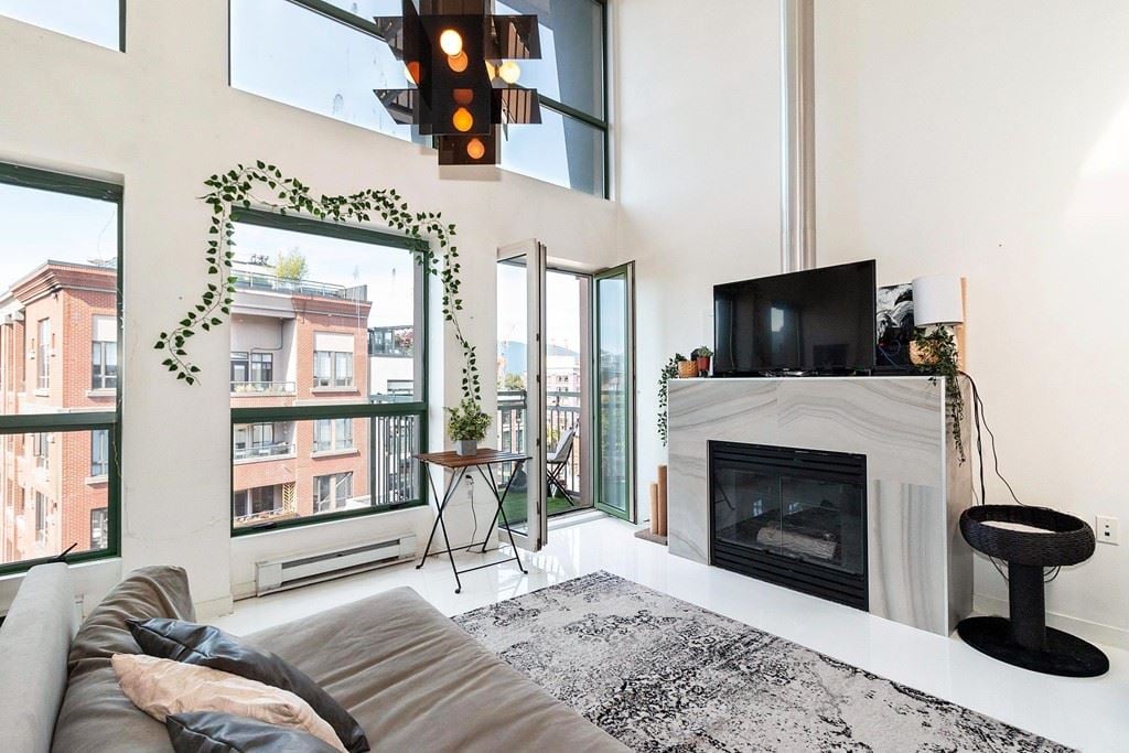 512-1 E Cordova St