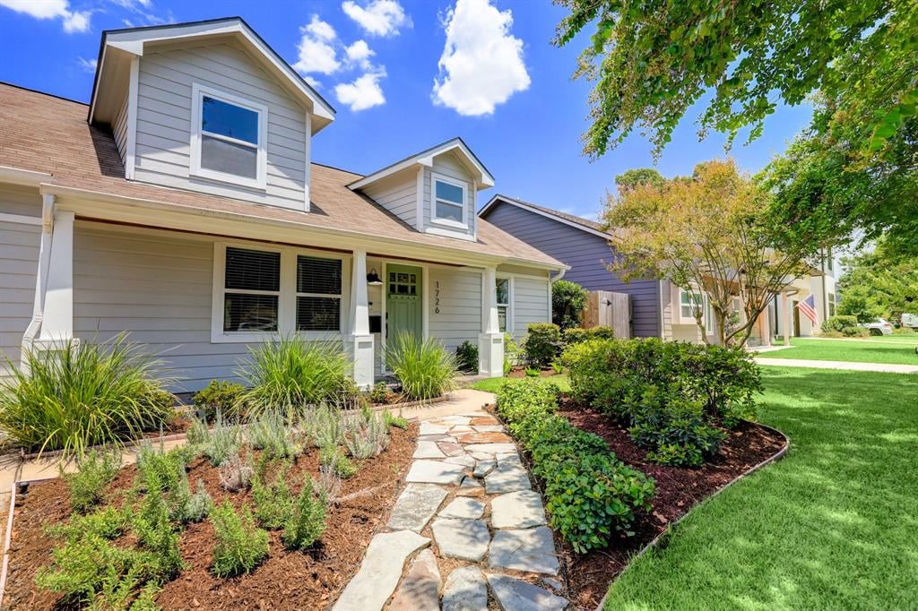 1726 Ebony Ln