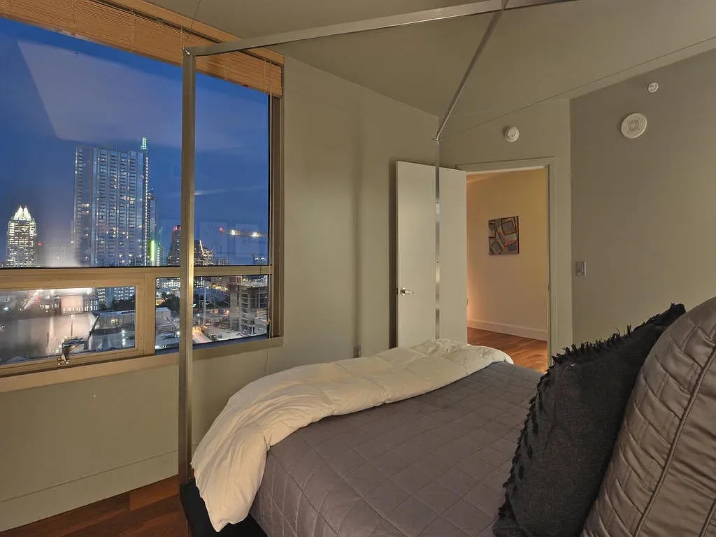300 BOWIE ST, UNIT 1303