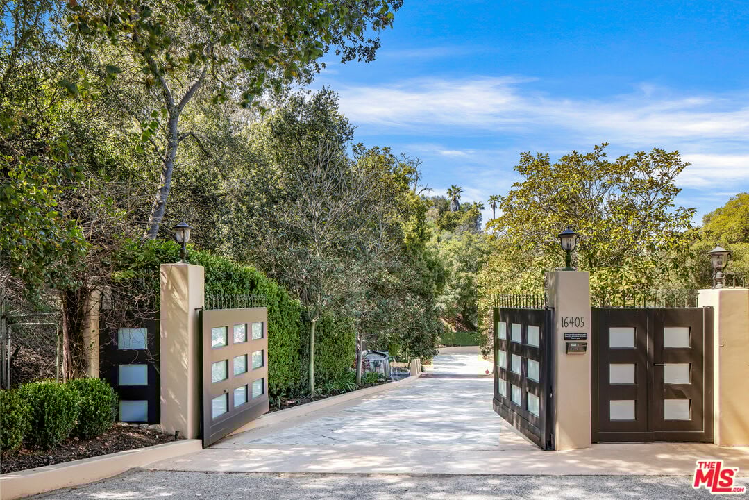 Eminence Heights