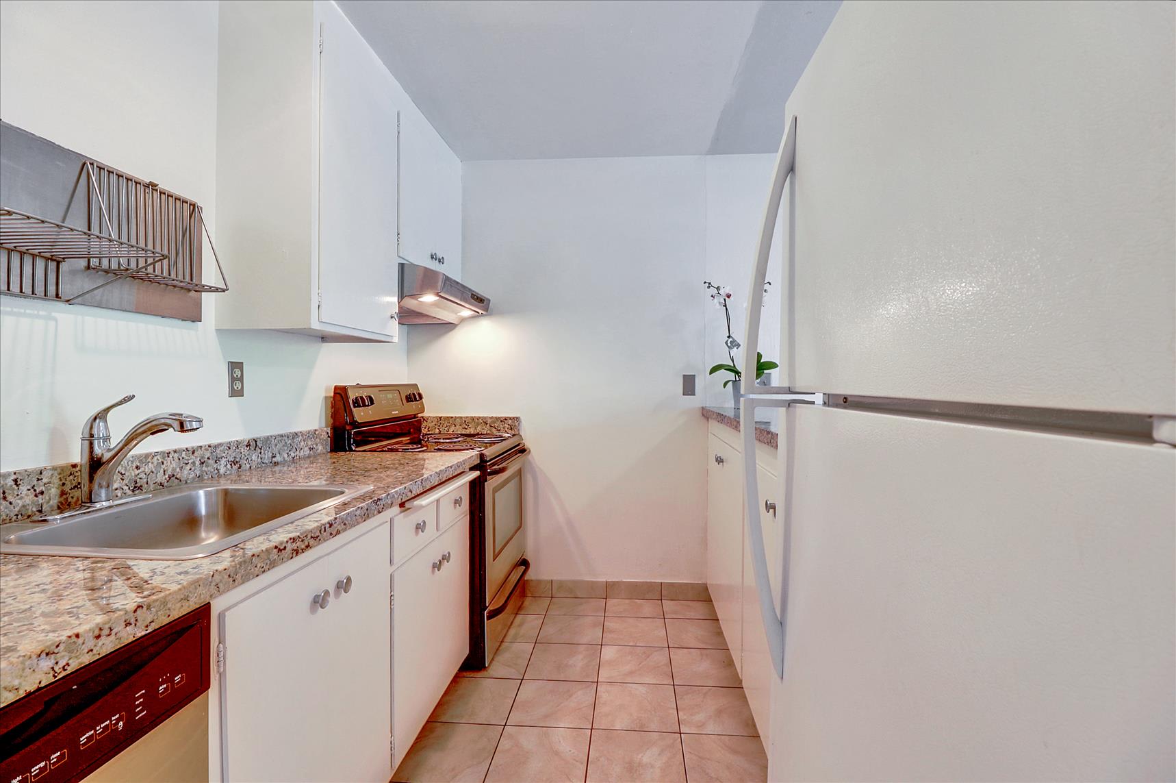 425 Orange St, #310