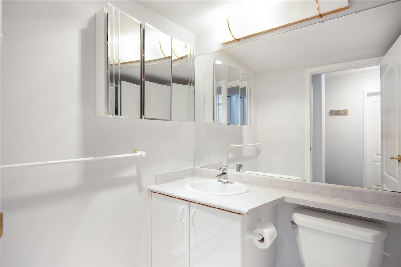 403-988 W 21st Ave