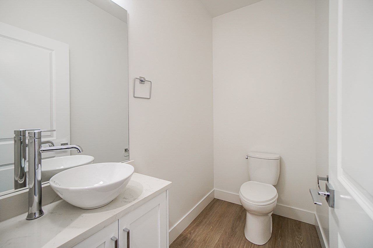 64-16433 19 Ave