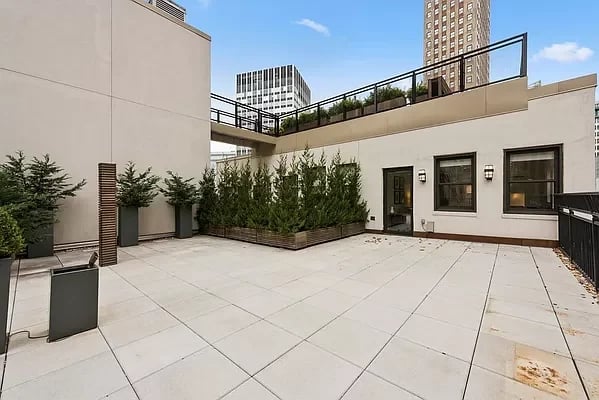 25 Broad Street PH2D