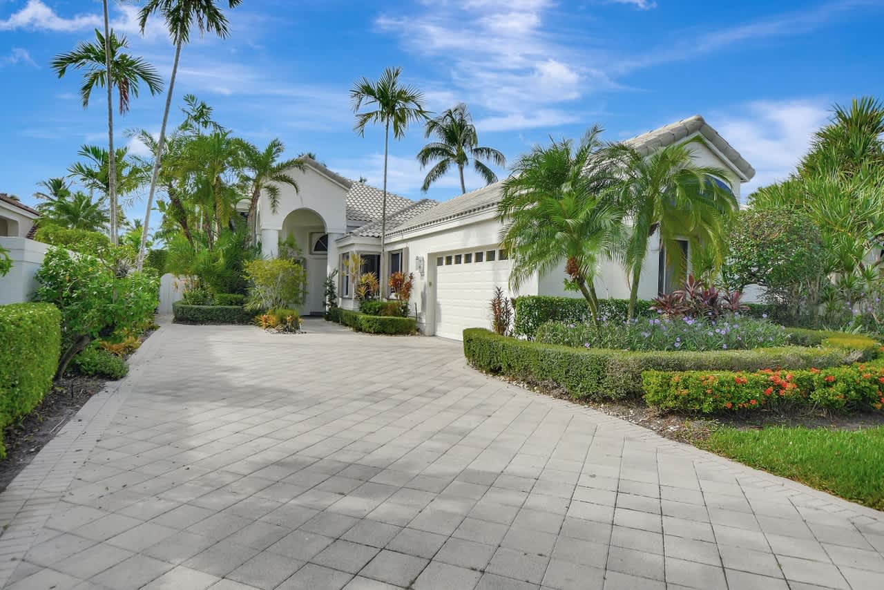 3564 NW Clubside Cir