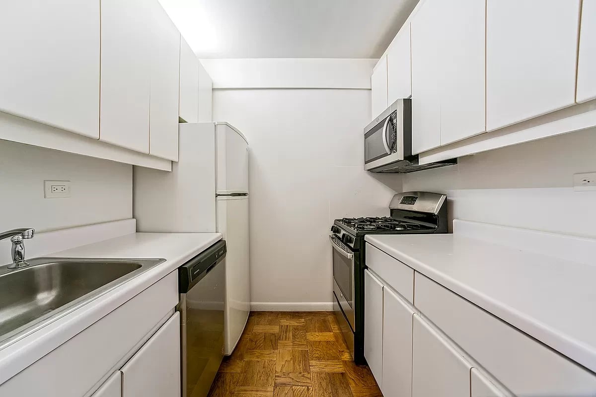 630 First Ave #21A