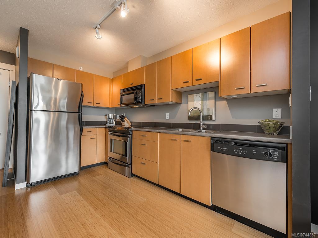 710-751 Fairfield Rd