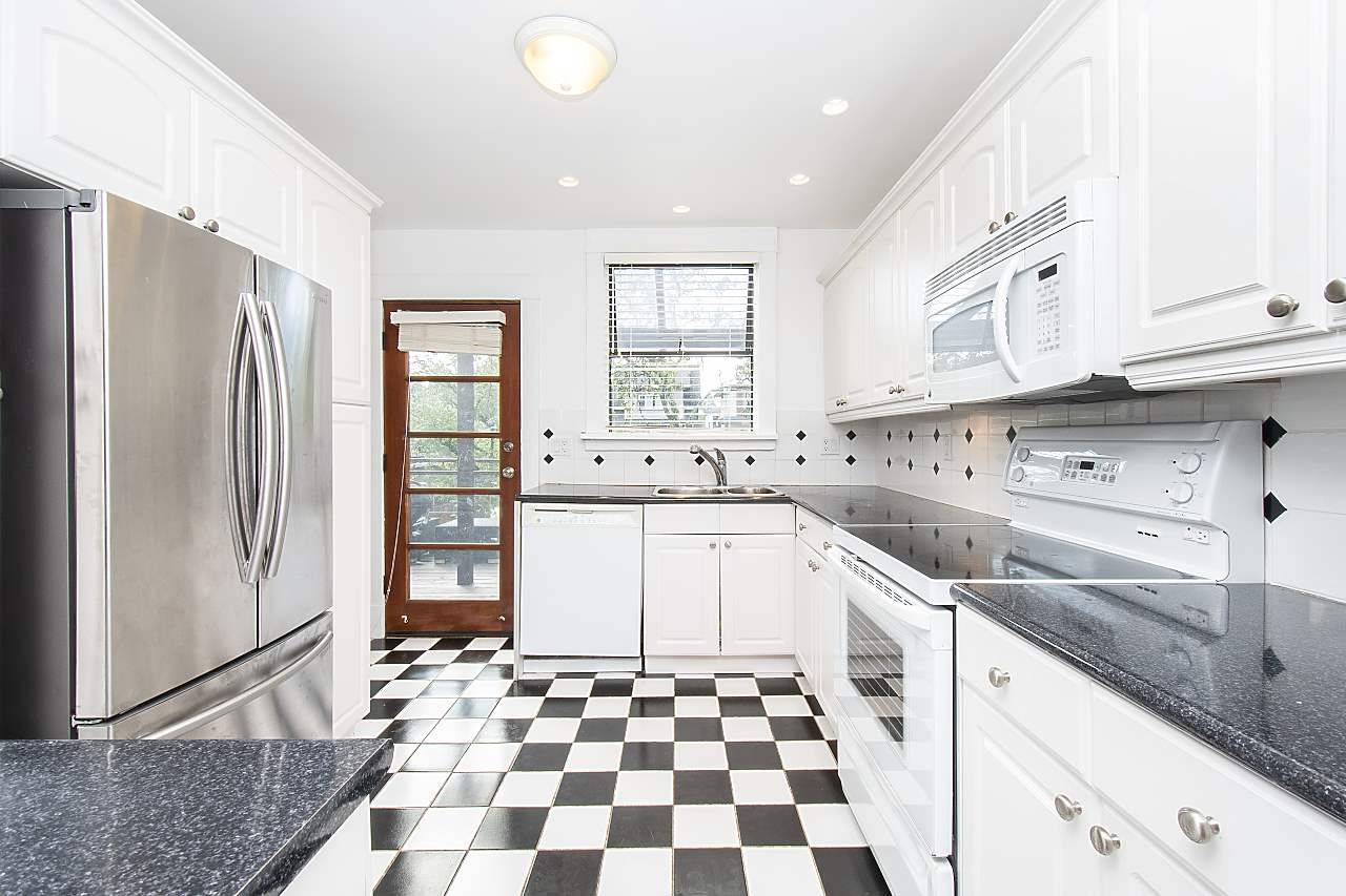 2736 W 41st Ave
