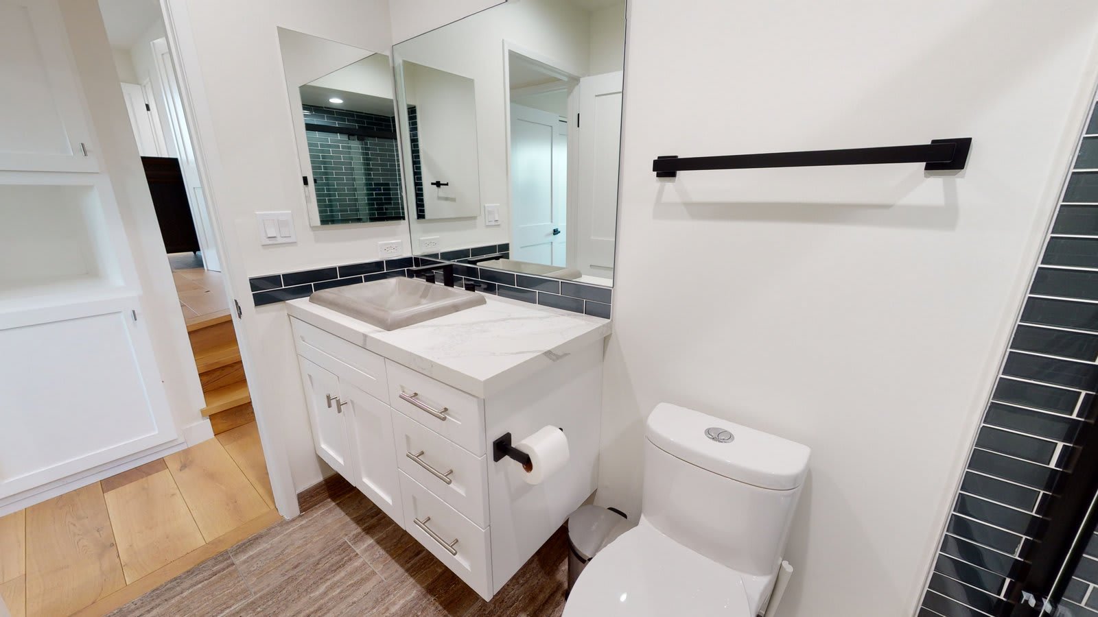 1532 9th Street Unit: 7