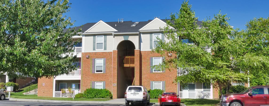 Knollwood Condominiums