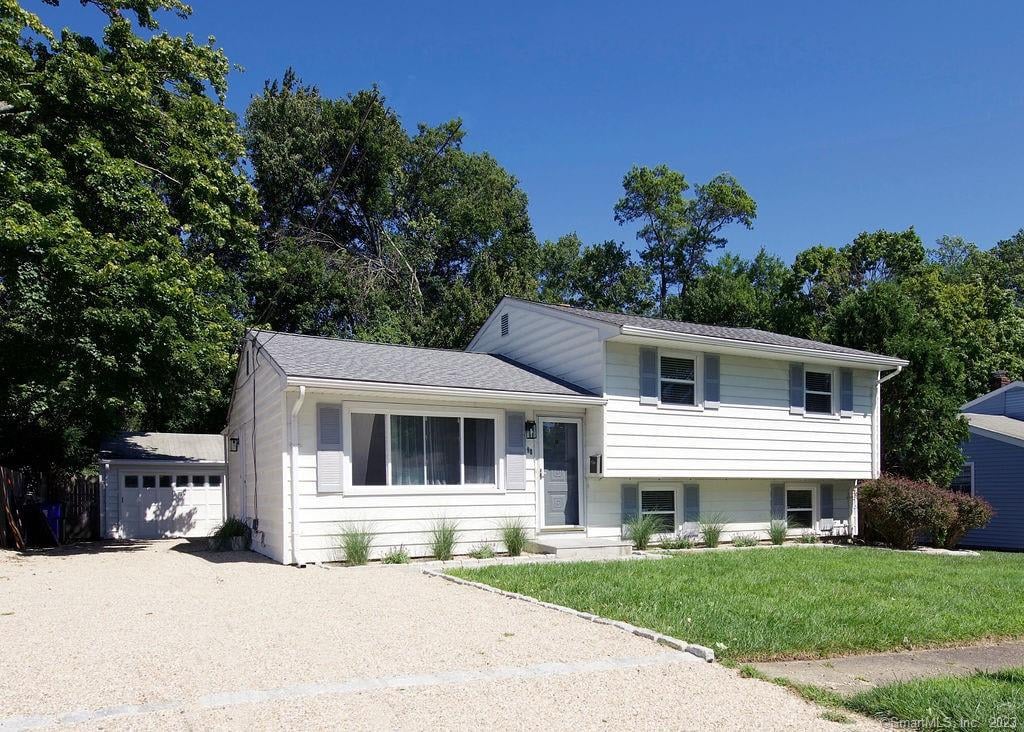 98 Youngstown Rd