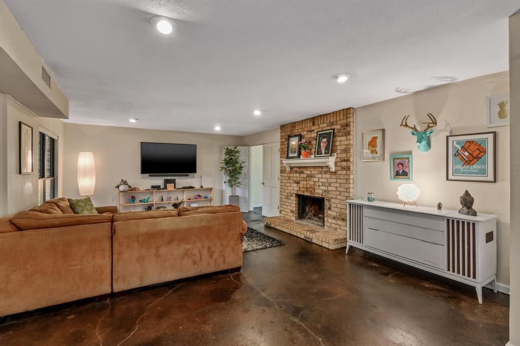 1214 Bois D Arc Court