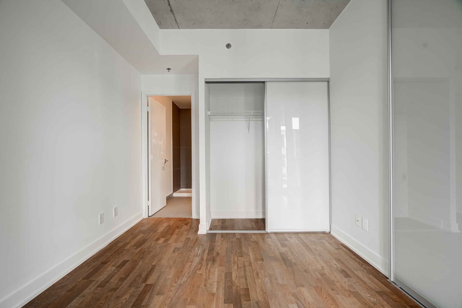 Fabulous 2 Bedroom, 2 Bath Suite