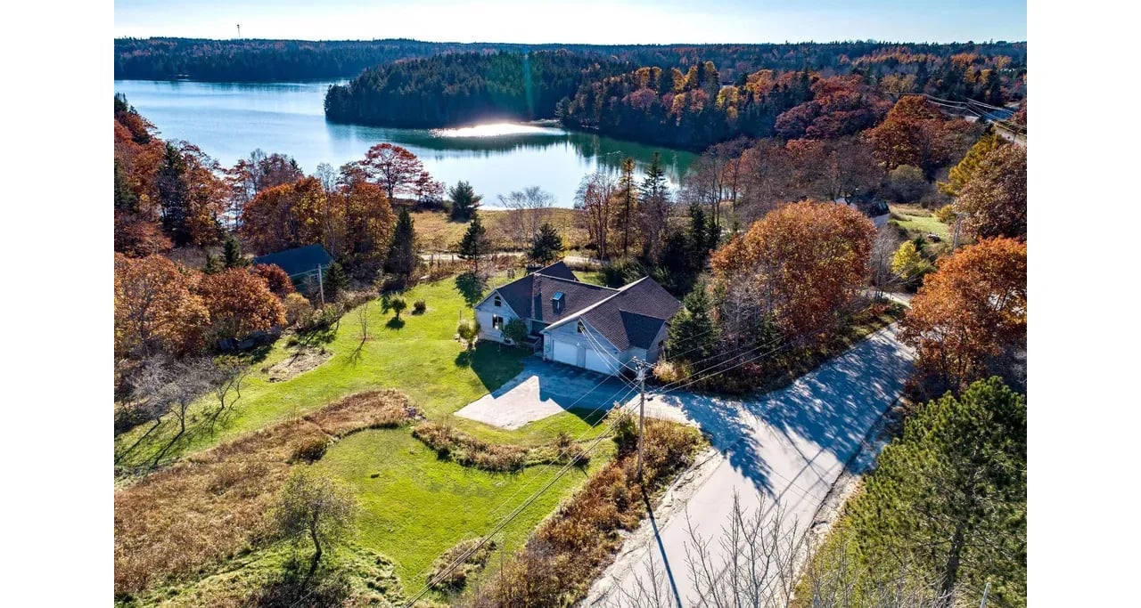 New Listing! 15 Sunshine Road, Deer Isle, ME 04627 – $575,000