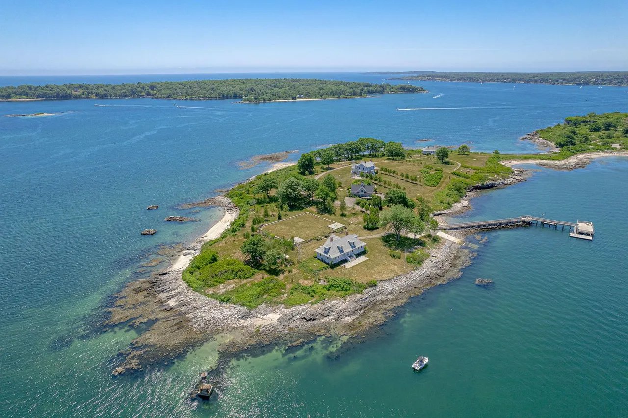House Island Sells for $5,350,000 to the Team Behind Portland’s Foreside Development