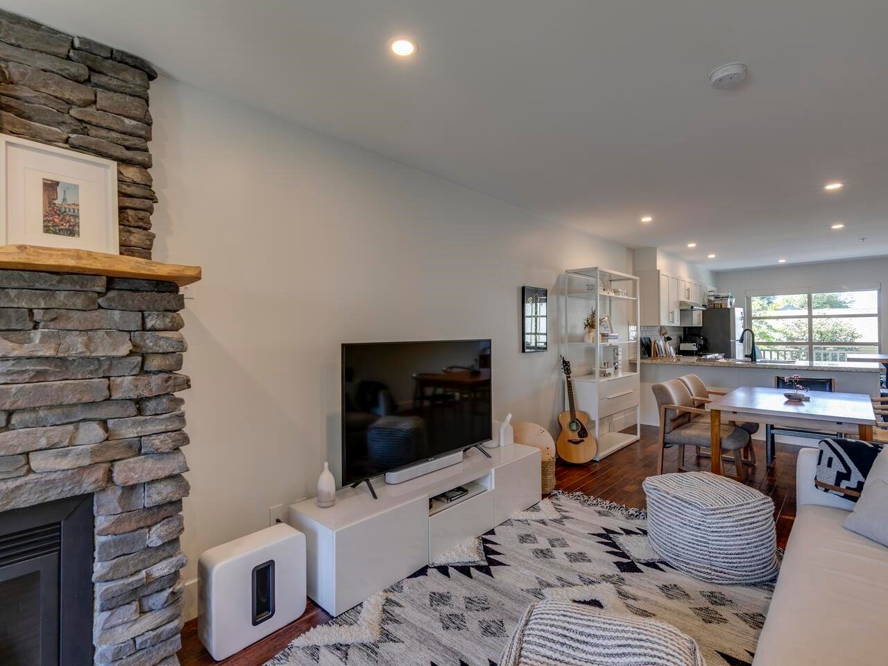 1196 Village Green Wy