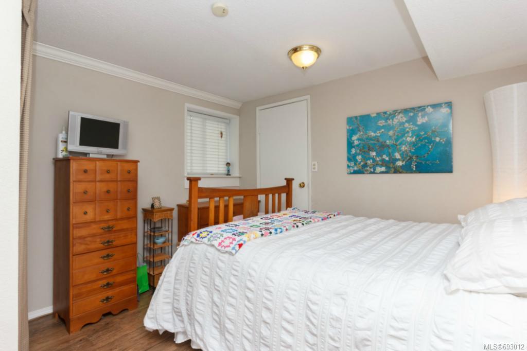 3925 Glanford Ave, Saanich