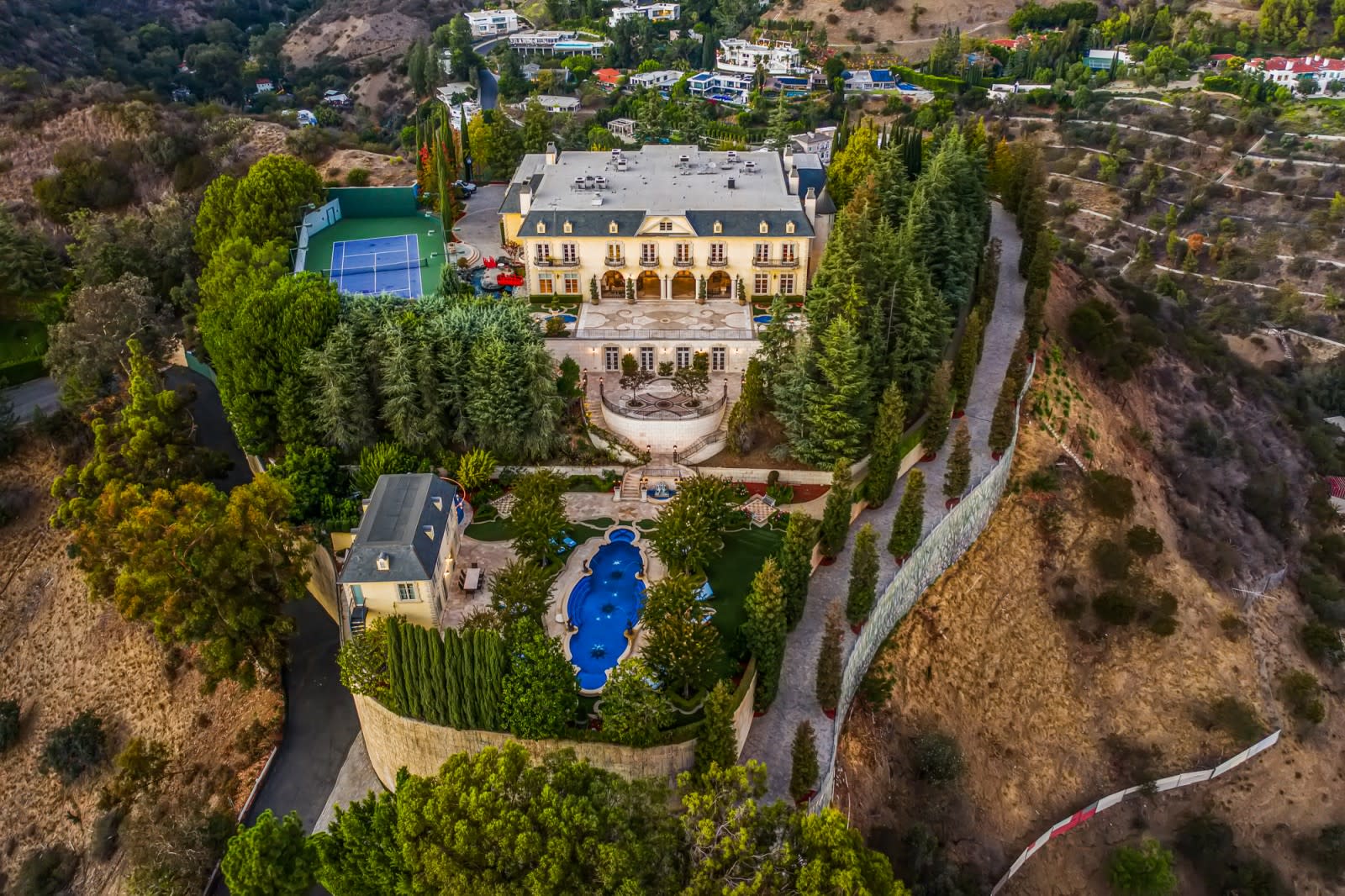 1420 DAVIES DRIVE