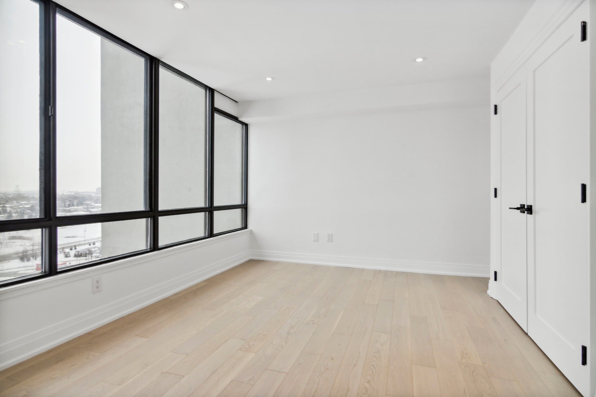 65 Skymark Drive #701