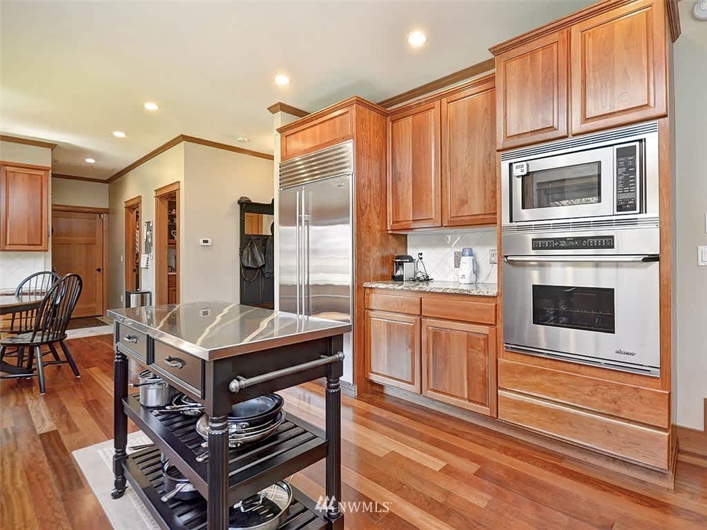 509 NW 195th St