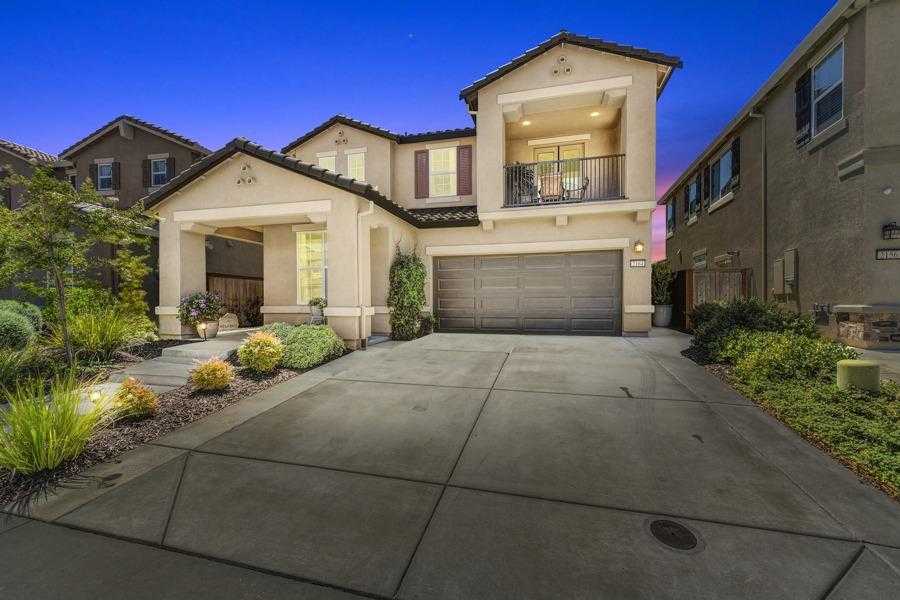 2164 Castle Pines Way