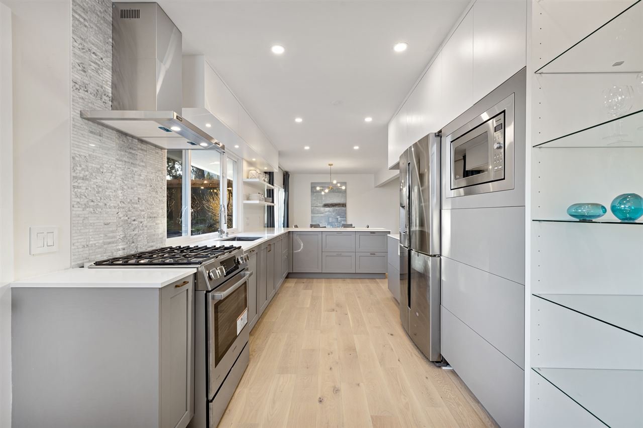 2065 Westdean Cres