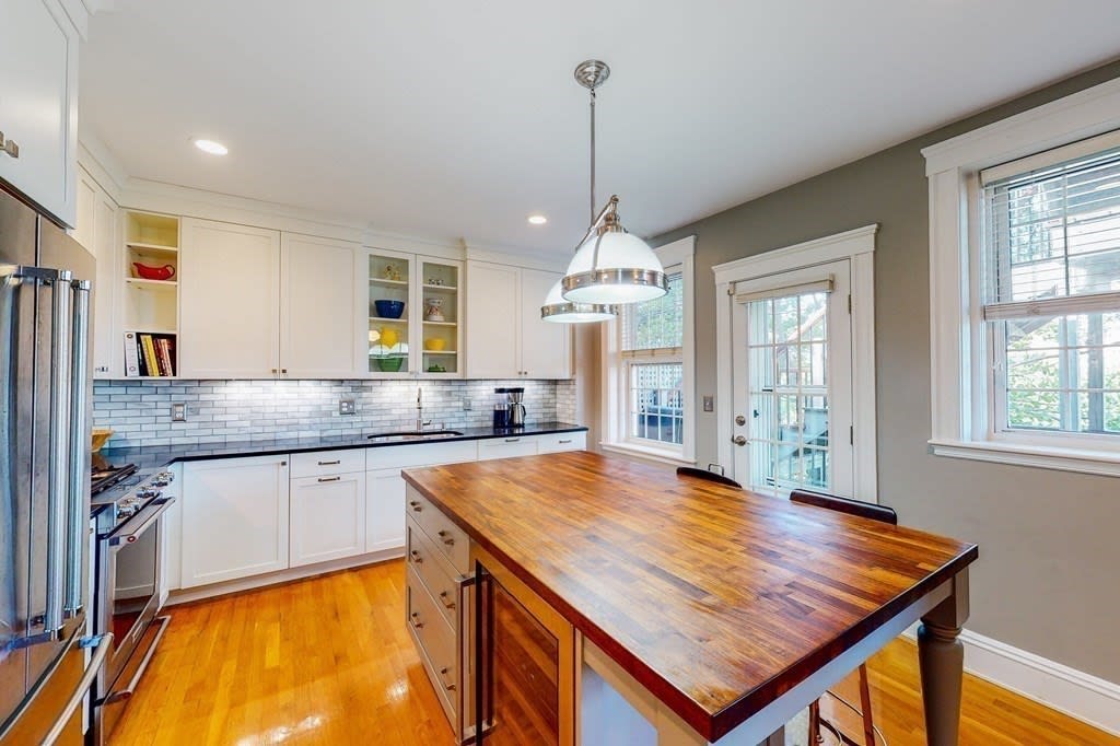 94 University Rd, #4