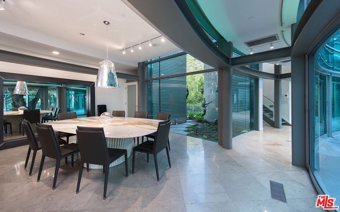 Estate Opulent