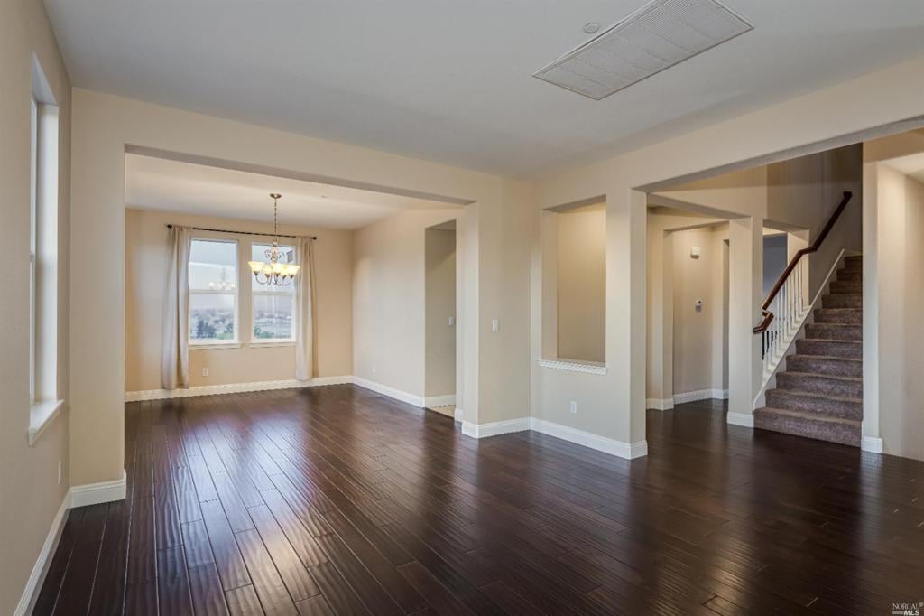 221 Jacquelyn Ln