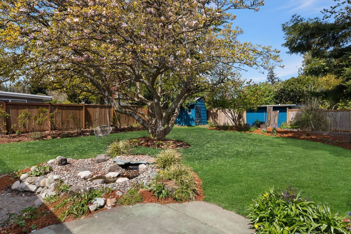 Charming Views in Arbor Heights