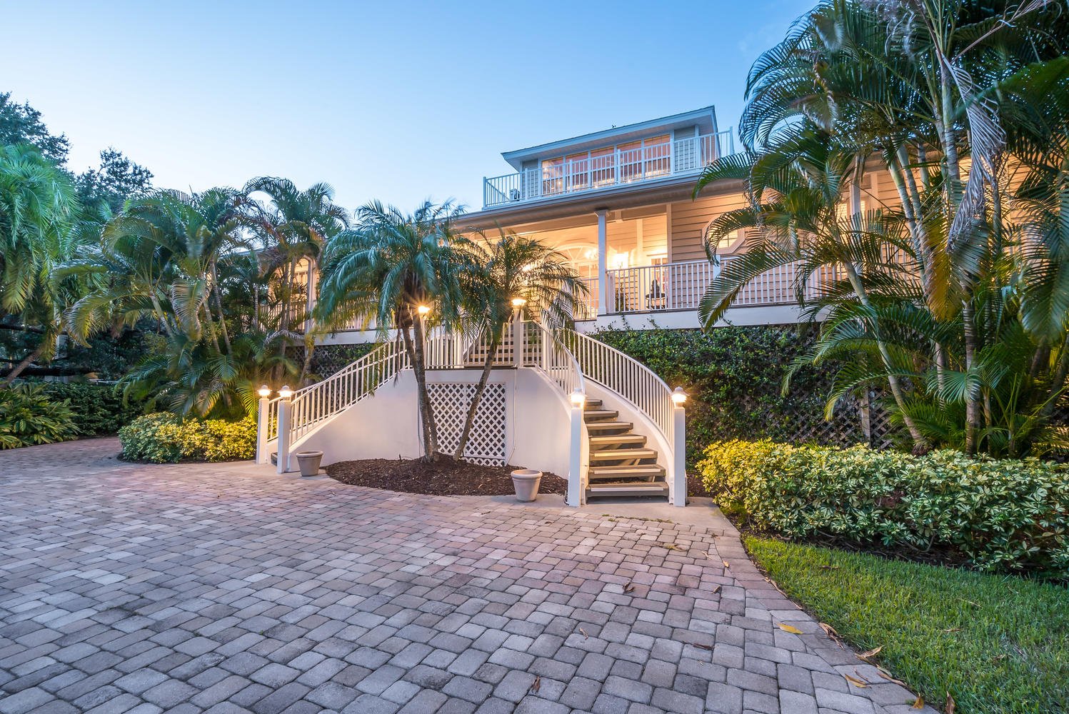 1329 Vista Dr