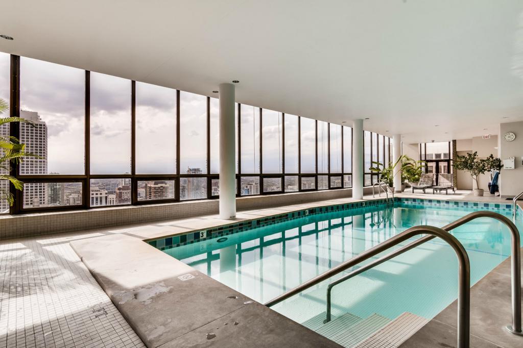 Premiere Gold Coast Condo: 1040 N. Lake Shore #18B