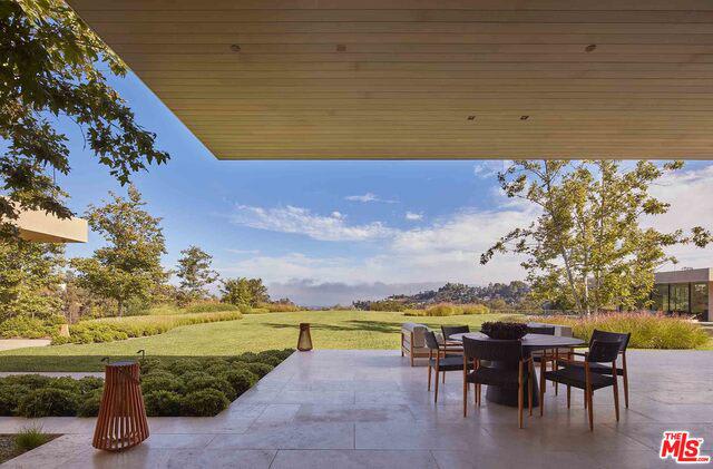 Brentwood Modern by Noah Walker AIA