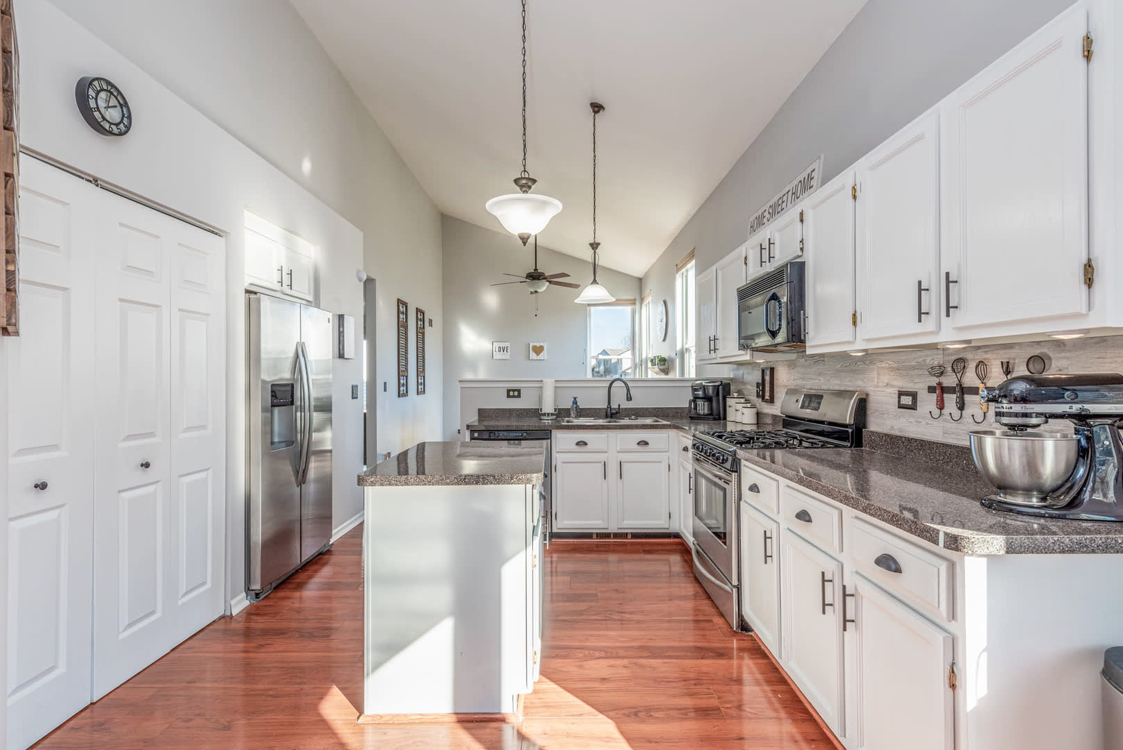 5390 Lansbury Circle