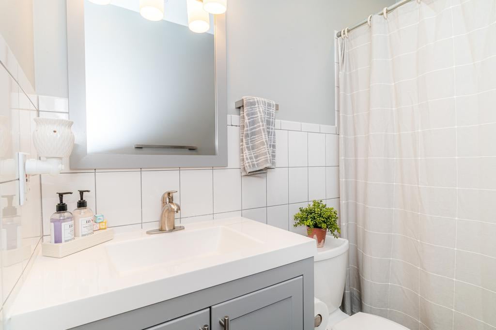 1648 W Waveland Ave #1E