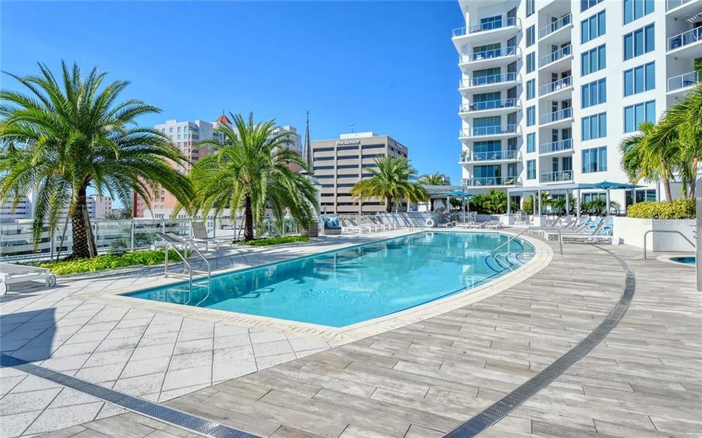 111 S Pineapple Ave #821