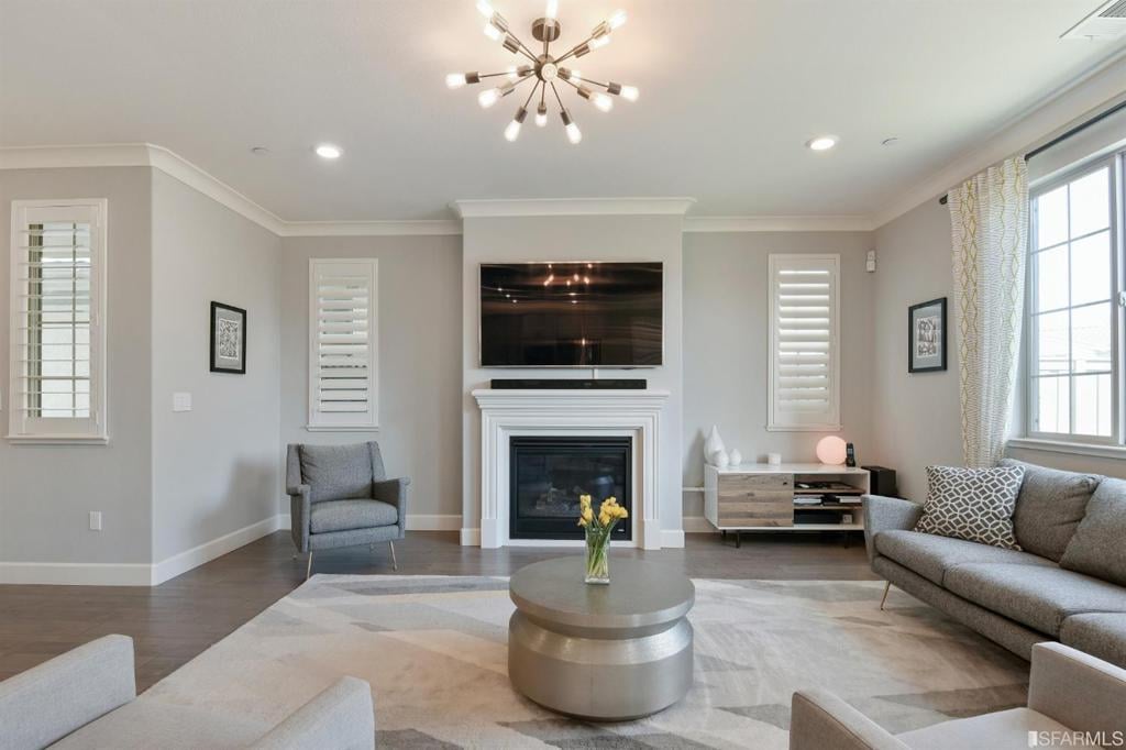 351 Crestview Cir Daly City, CA 94014