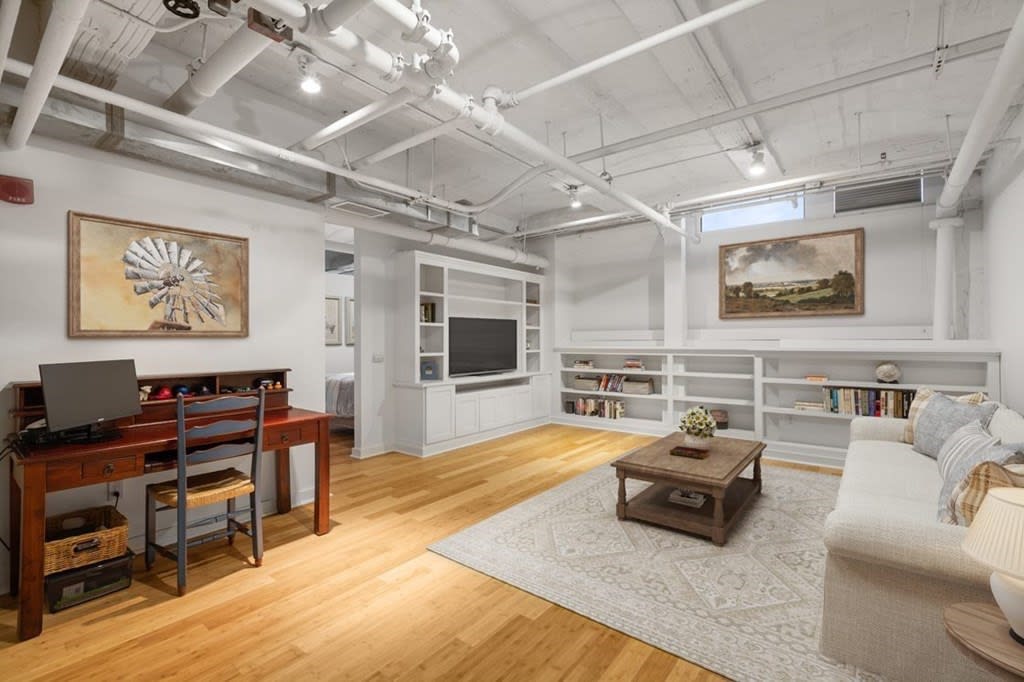 121 Beach St, #102