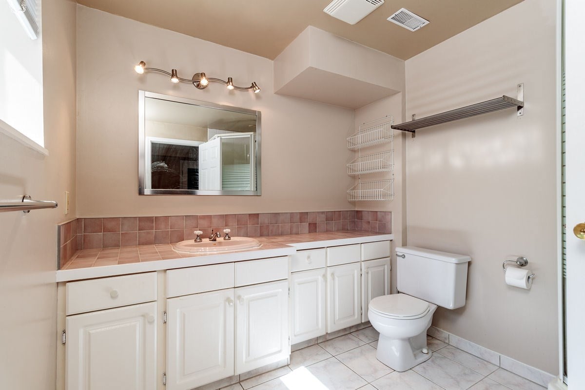 2568 Harrier Dr