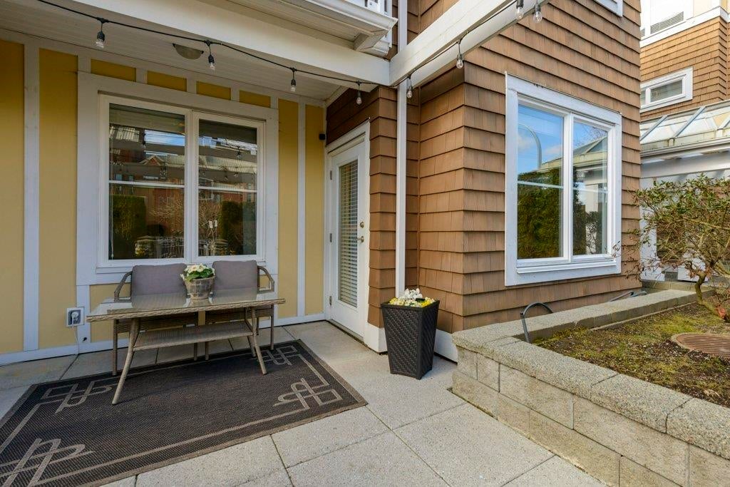 101-1375 View Cres
