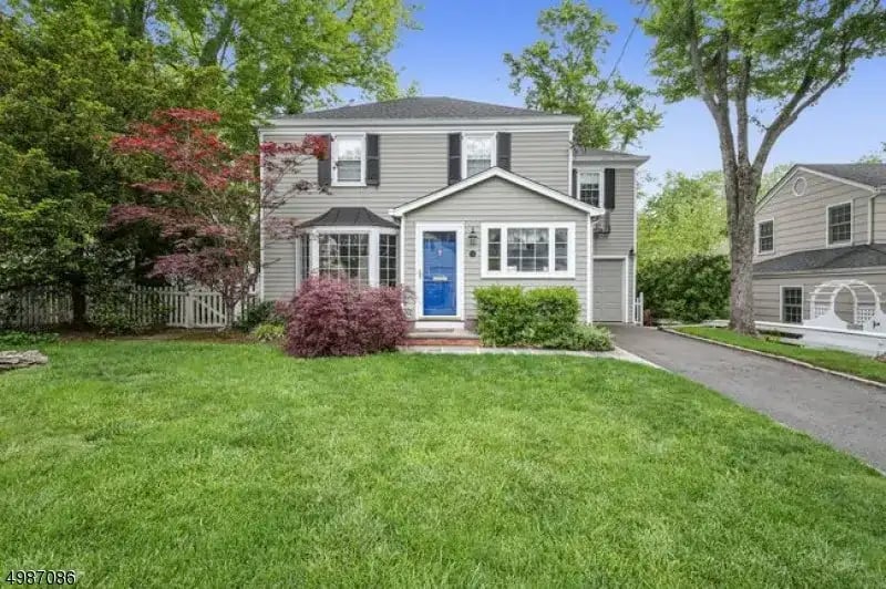 15 Meadowbrook Rd