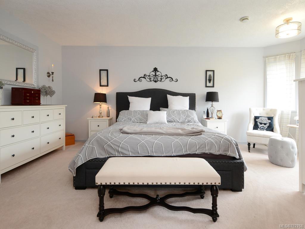 1370 Charles Pl