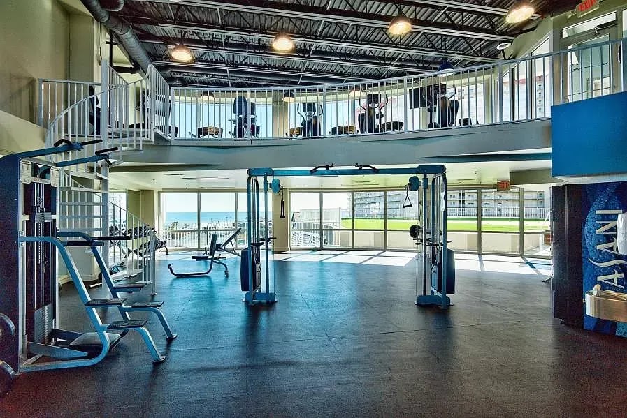 9860 S Thomas Drive Unit 1015