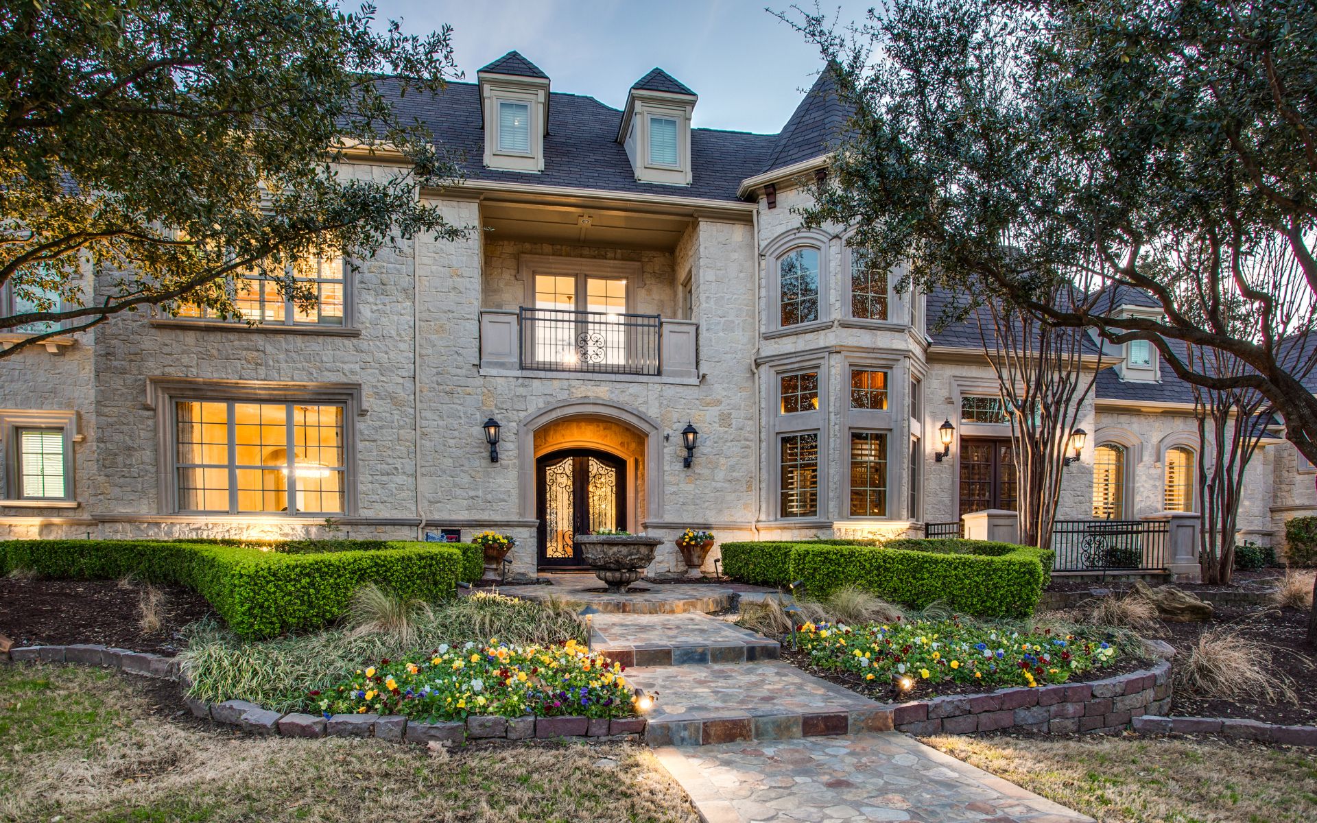Amazing Curb Appeal in Starwood!