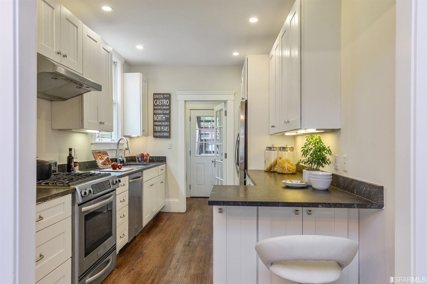337 Carl St