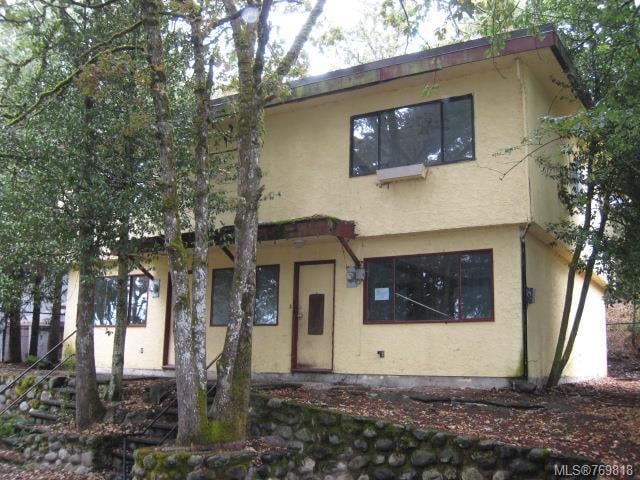 1162 Goldstream Ave