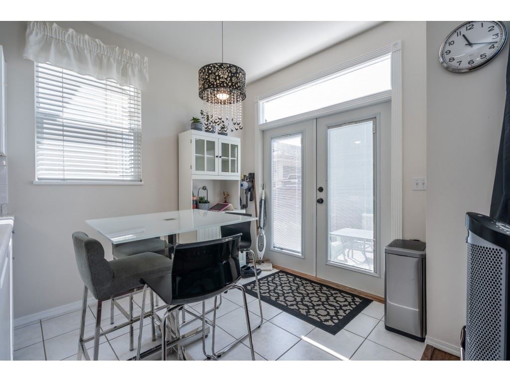 18498 64a Ave