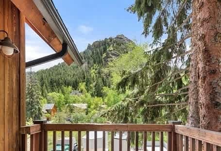 Beautiful Townhome in the Heart of Aspen 