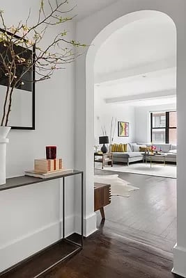 140 E 28th St #11F